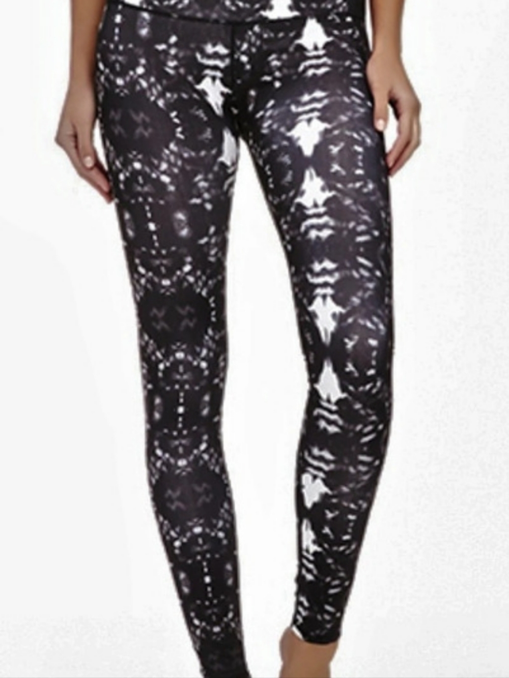 Fabletics Define PowerHold Mid-Rise Leggings